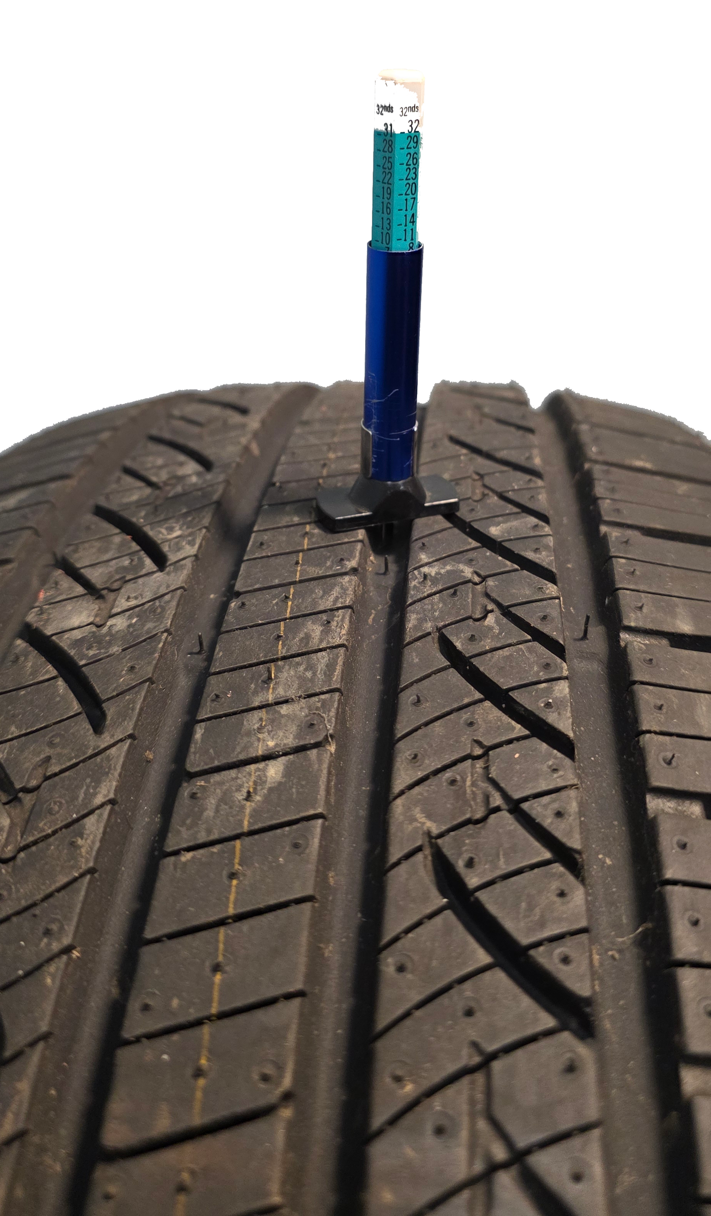 Nexen 215-55-r17 9/32" tread