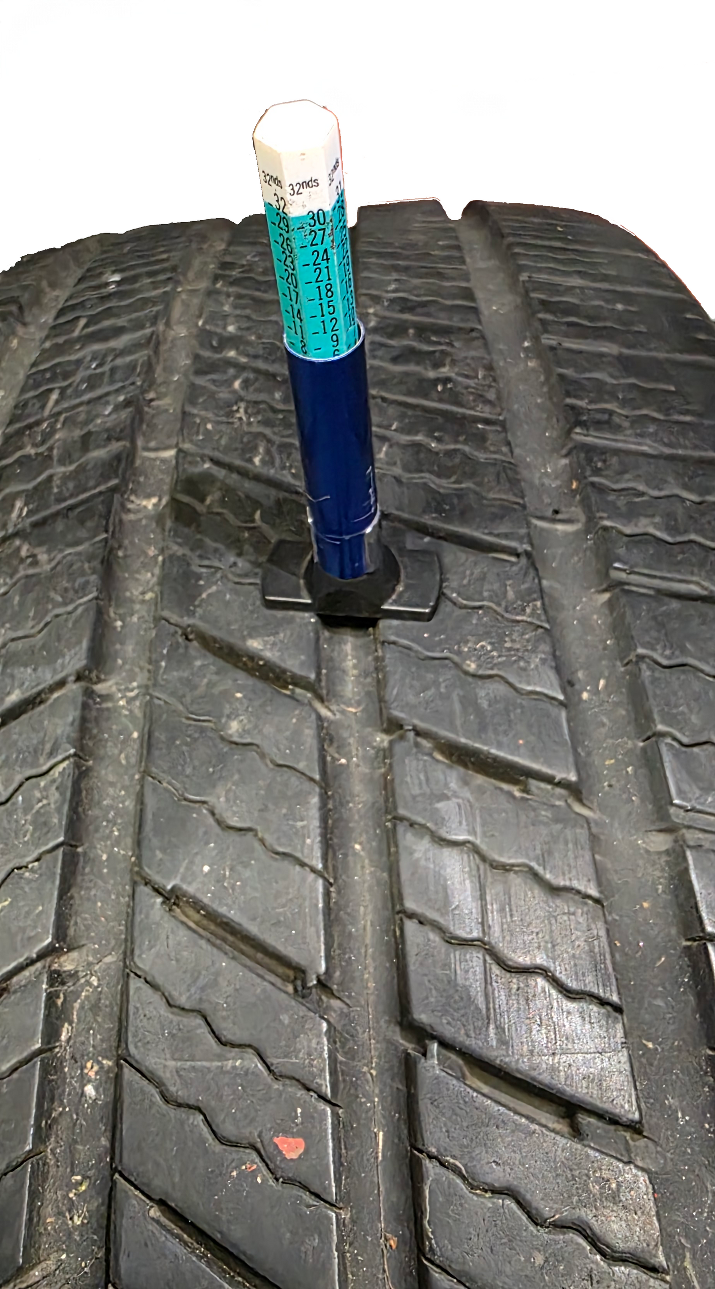 Michelin 225-60-17 x tour 7/32" tread